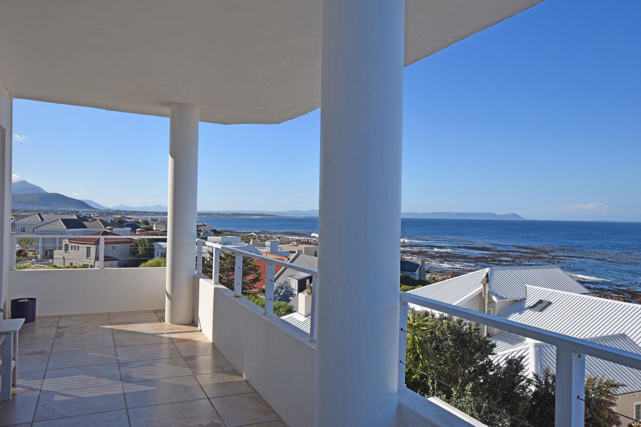 Apartment Dolphin House Hermanus Exterior photo
