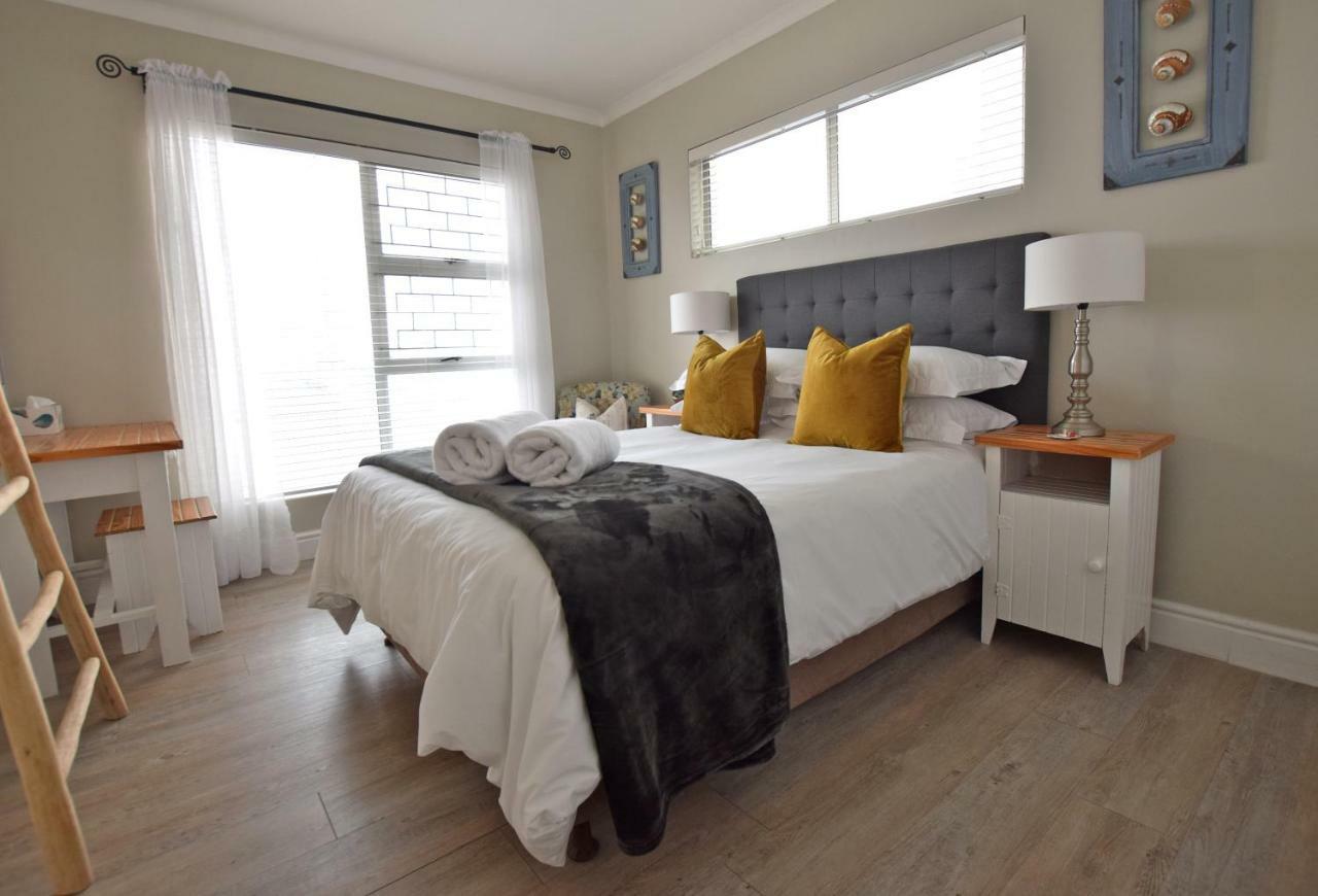 Apartment Dolphin House Hermanus Exterior photo